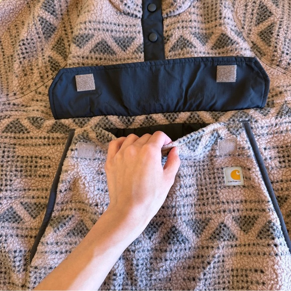 Carhartt Women's Relaxed Fit Fleece Pullover Warm Taupe Geo Aztec - Picture 3 of 8